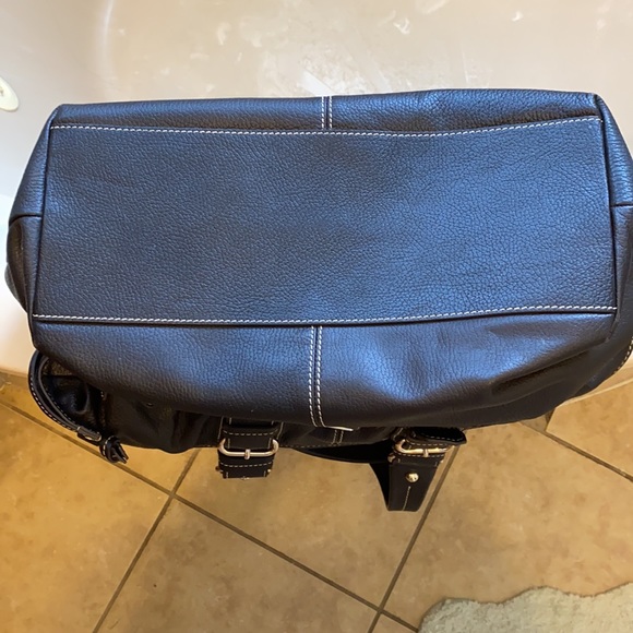 Dooney and Bourke purse - Picture 6 of 6